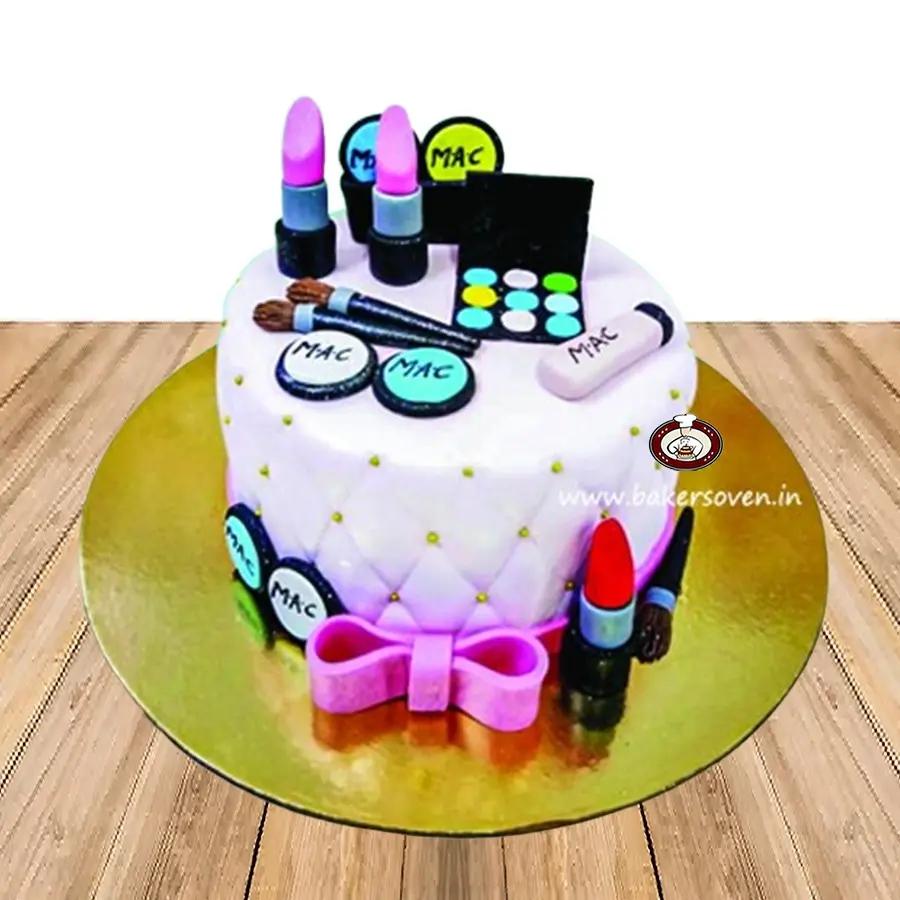 MakeUp Theme Cake 4